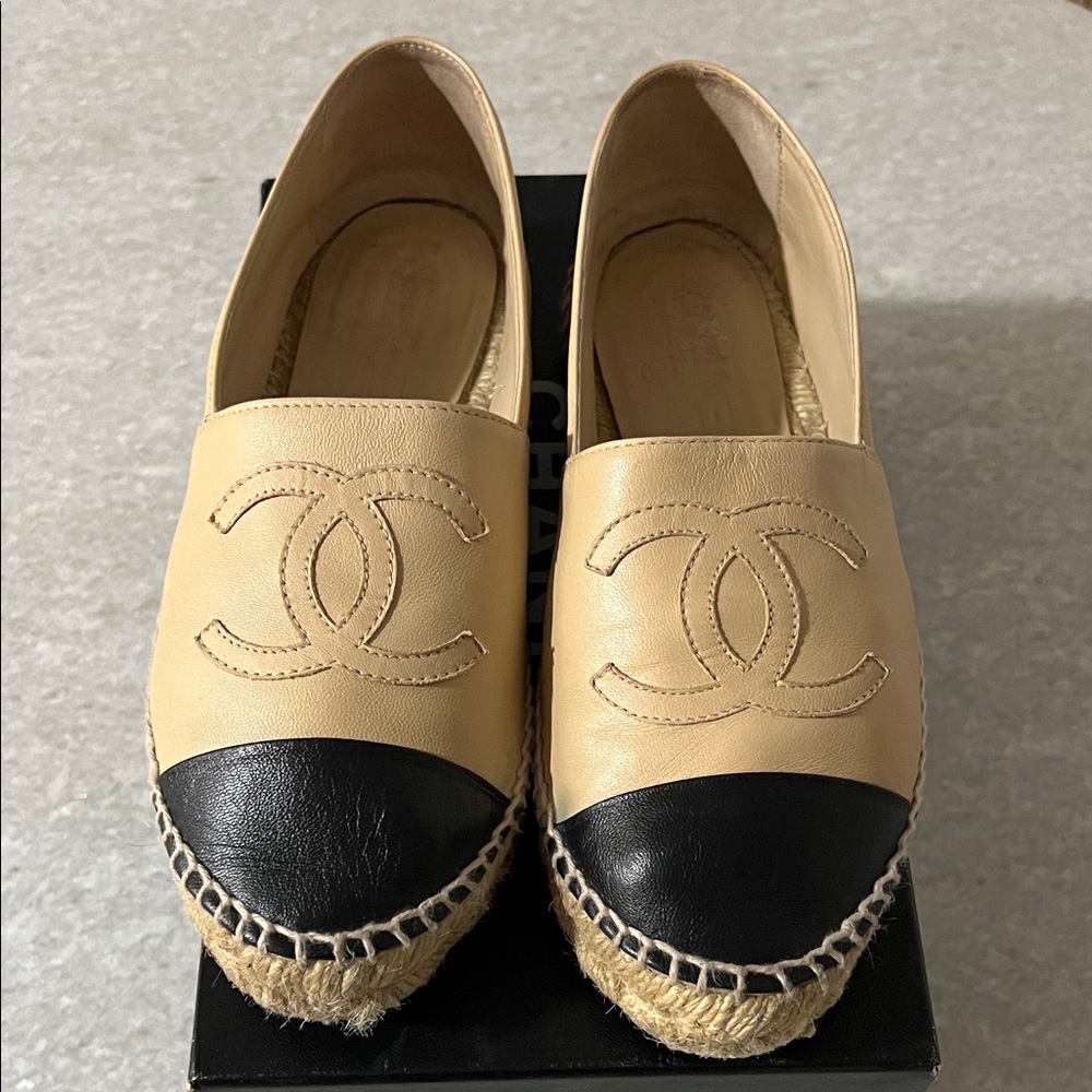CHANEL Black and Cream Espadrilles